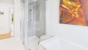 Photo 9- click for photo gallery